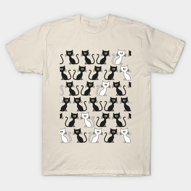 Kittens pattern T-Shirt by Gaspar Avila